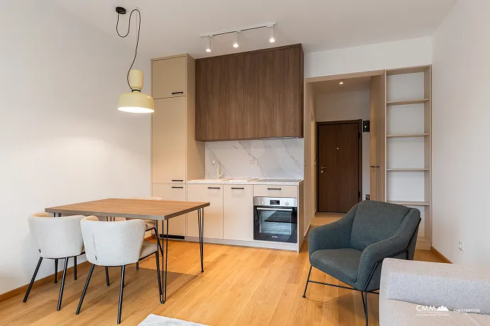 Komplex in Bečići in der Nähe des Meeres